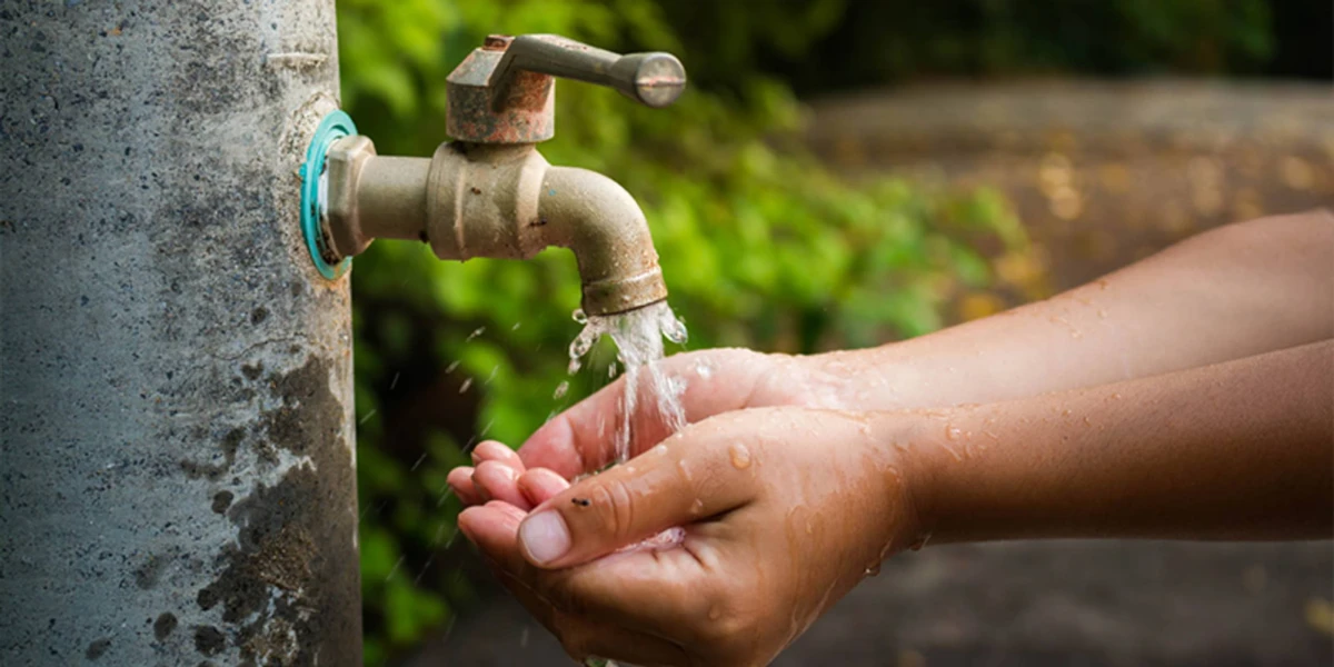 Hindistanda 1300 nəfər [[kran suyundan]] zəhərləndi