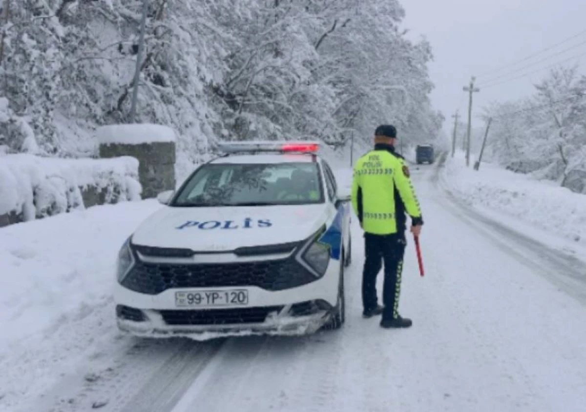 [[Bakı-Şamaxı avtomobil yolunda]] polis gücləndirilmiş rejimdə xidmət təşkil edir
