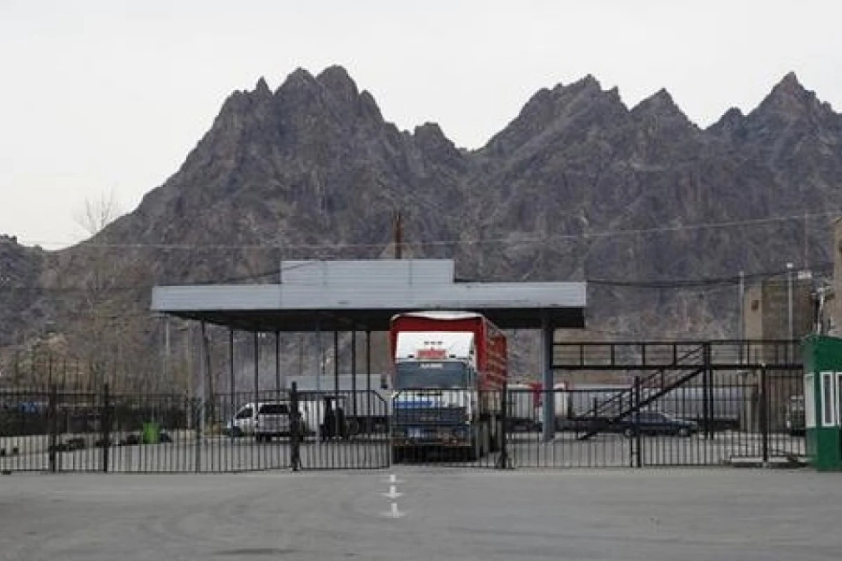 [[Meğri gömrük]] məntəqəsinin rəisi həbs edildi