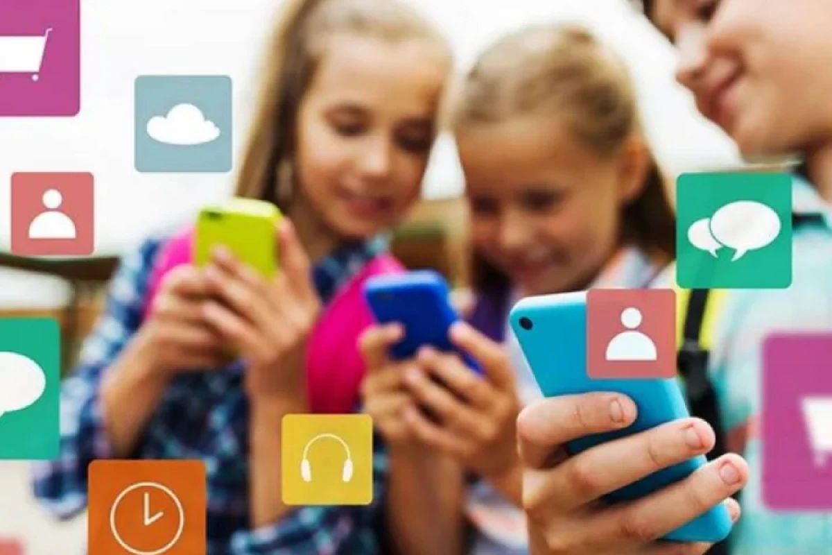 Fransada 15 yaşından kiçiklərə [[sosial şəbəkə qadağası]]