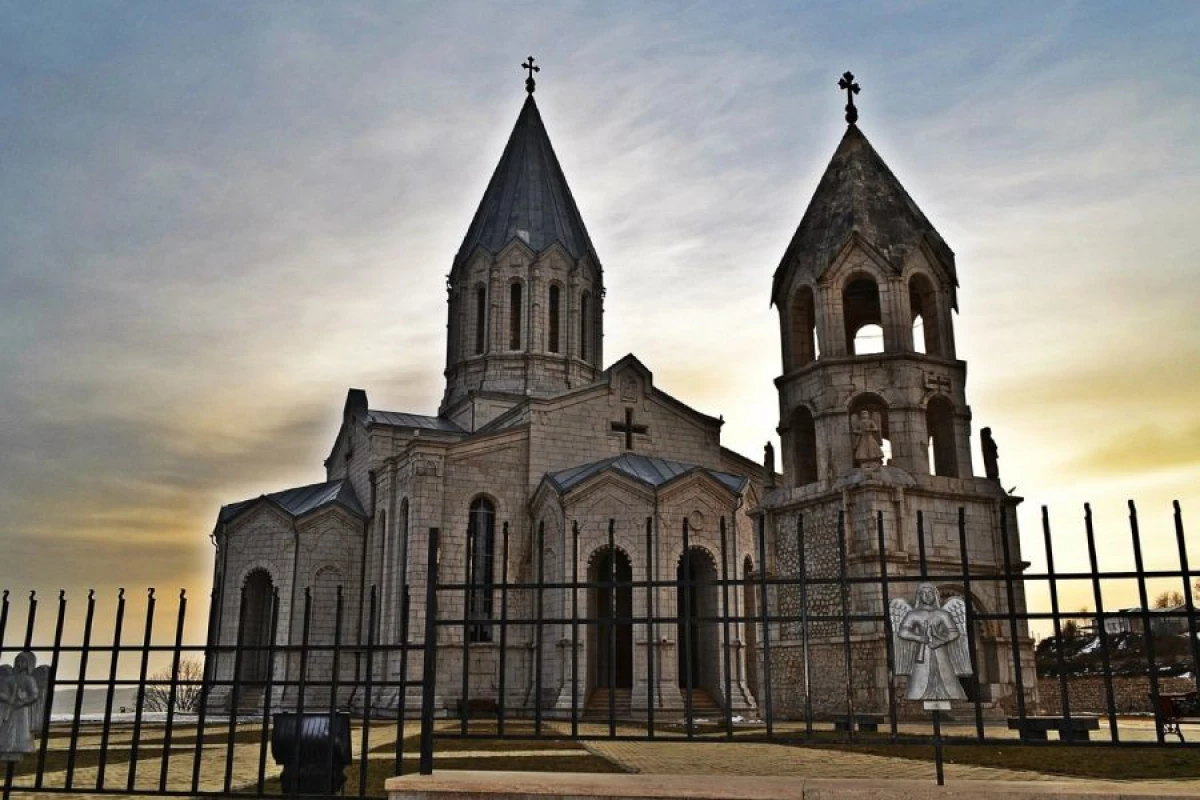 Ermənistanda kilsə ətrafında [[gərginlik yarandı]]