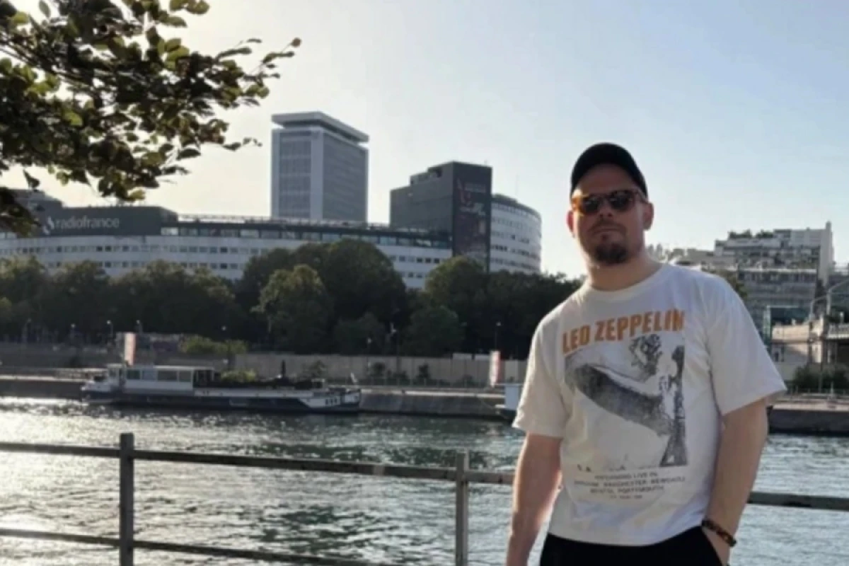 [[Rusiyalı]] jurnalist Parisdə müəmmalı şəkildə öldü