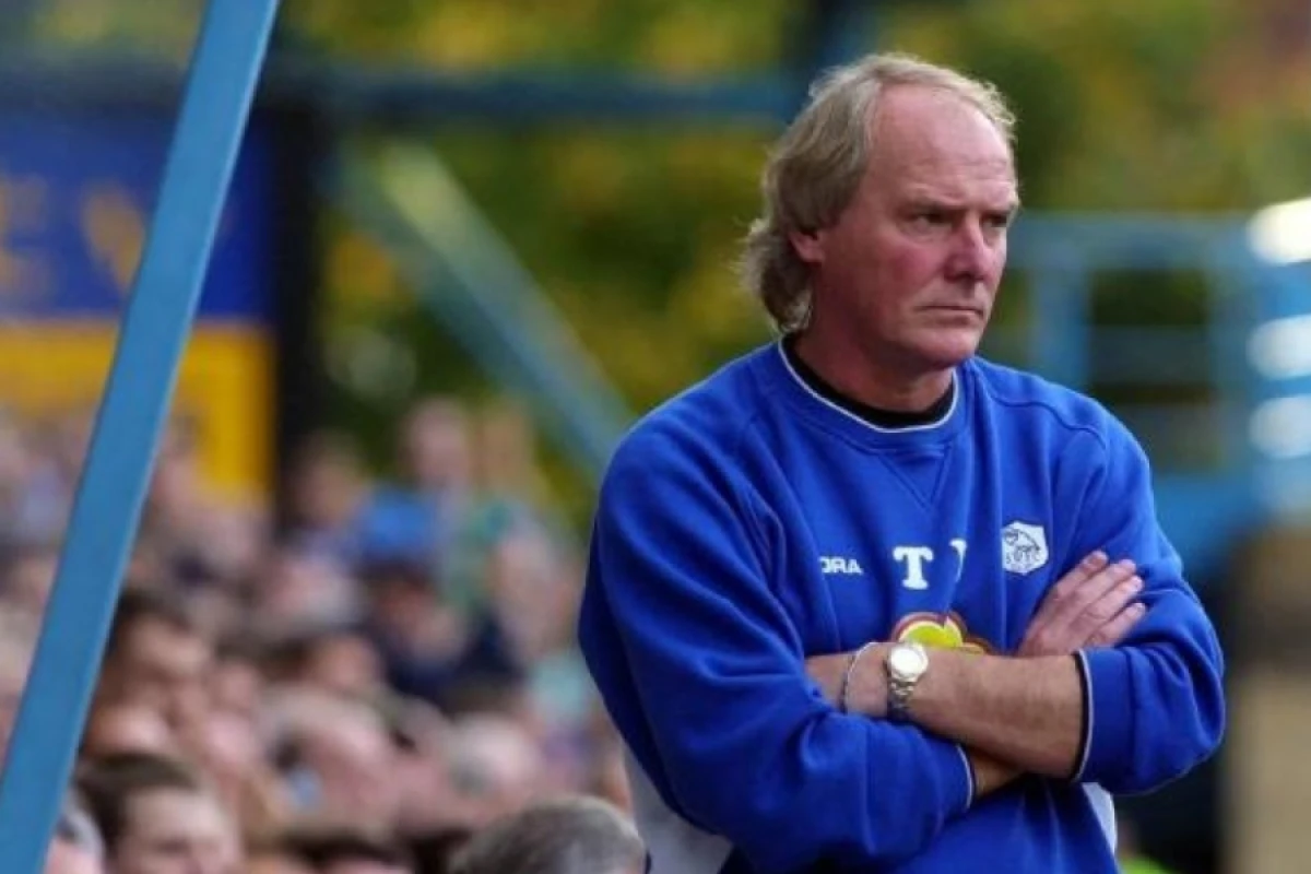 Əfsanəvi futbolçu [[vəfat etdi]]