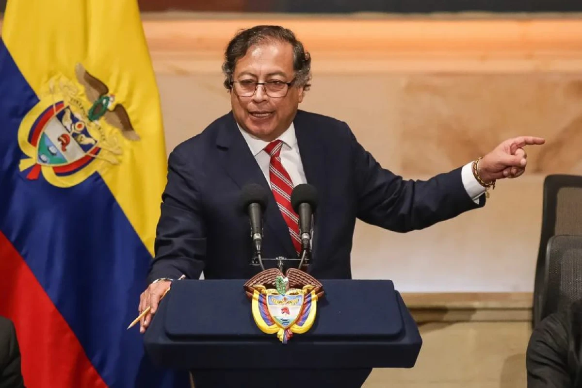 [[Qustavo Petro:]] "Dünya müharibəsini dayandırmaq üçün gedirəm"