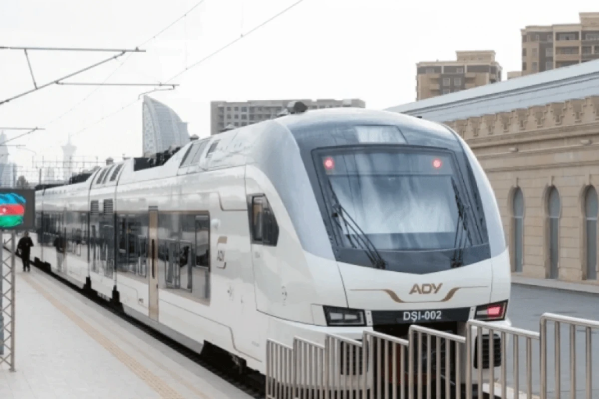 [[Gəncə-Qəbələ-Gəncə]] qatarı fəaliyyətə başlayır