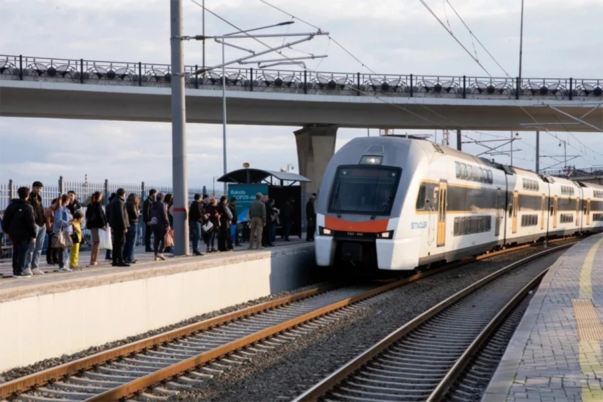 Gəncə-Qəbələ-Gəncə qatarı [[istifadəyə verildi]]