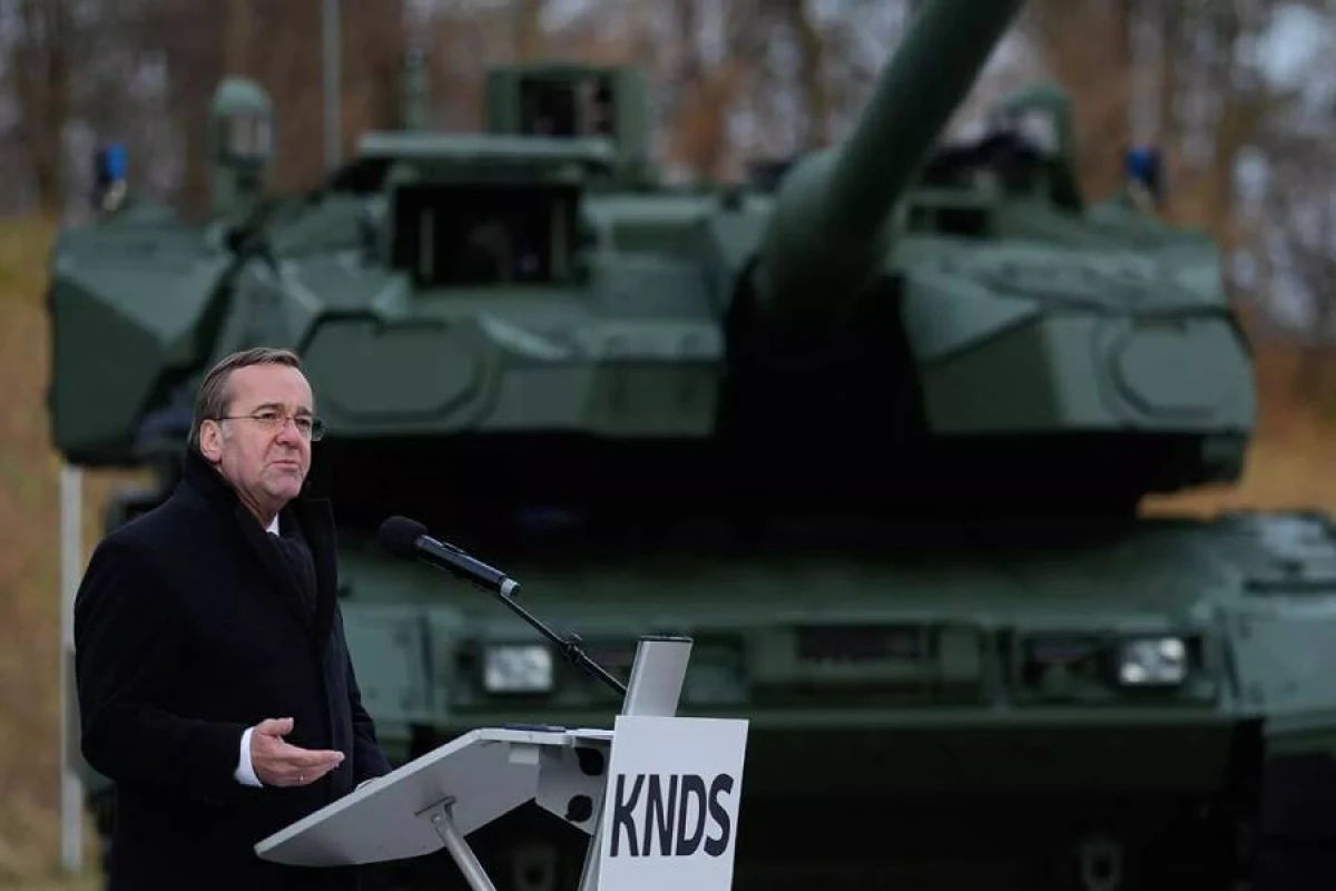 Almaniyanın artan hərbi gücü Fransada köhnə qorxuları yenidən [[alovlandırır]]