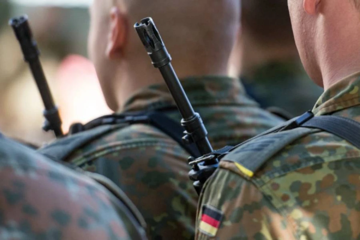 [[Fransa]] Almaniyanın yenidən silahlanmasından narahatdır