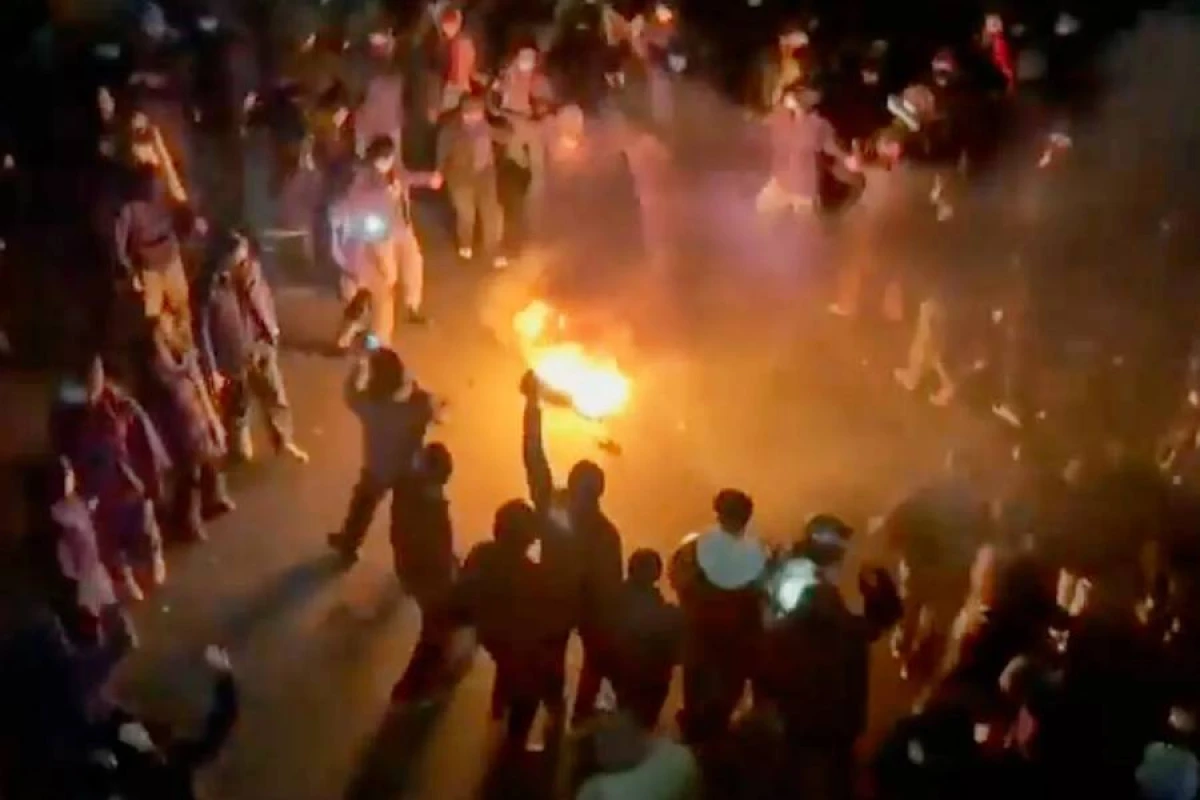 İğtişaş iştirakçılarının işlərinə [[xüsusi məhkəmə şöbələrində]] baxılacaq