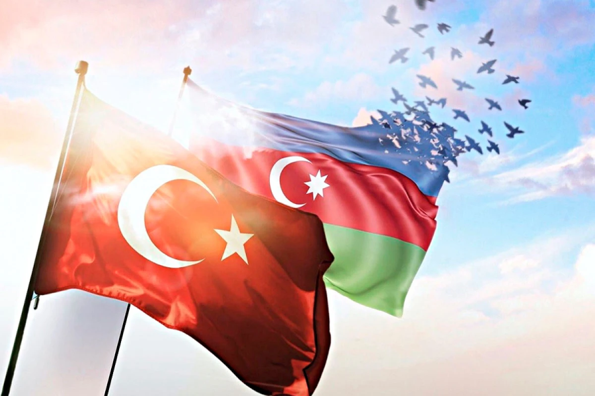 Parçalanan dünyada birləşən iki qardaş: [[34 illik tarix]]