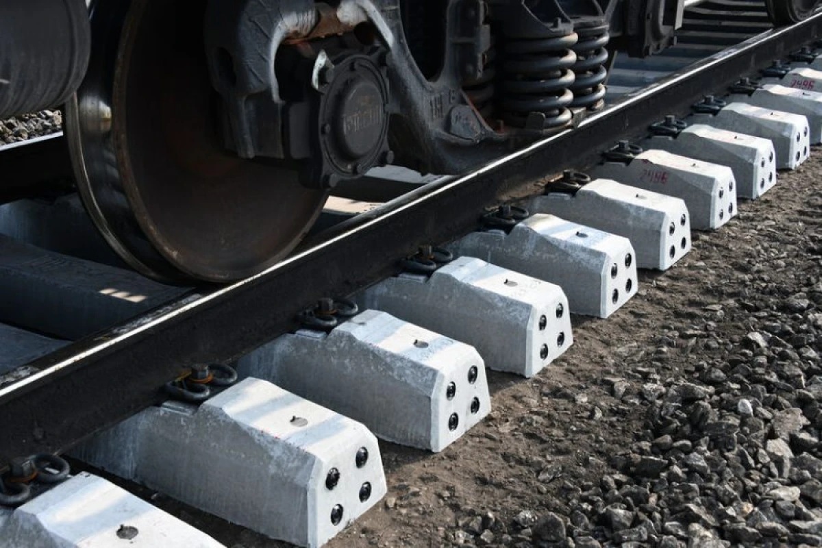 Tərk edilən dəmir yolu stansiyası [[bərpa edilir]]