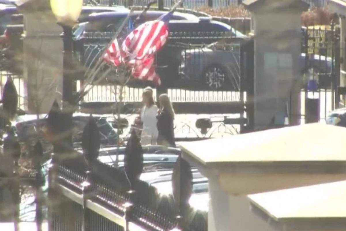 Maçado Ağ Evə gəldi