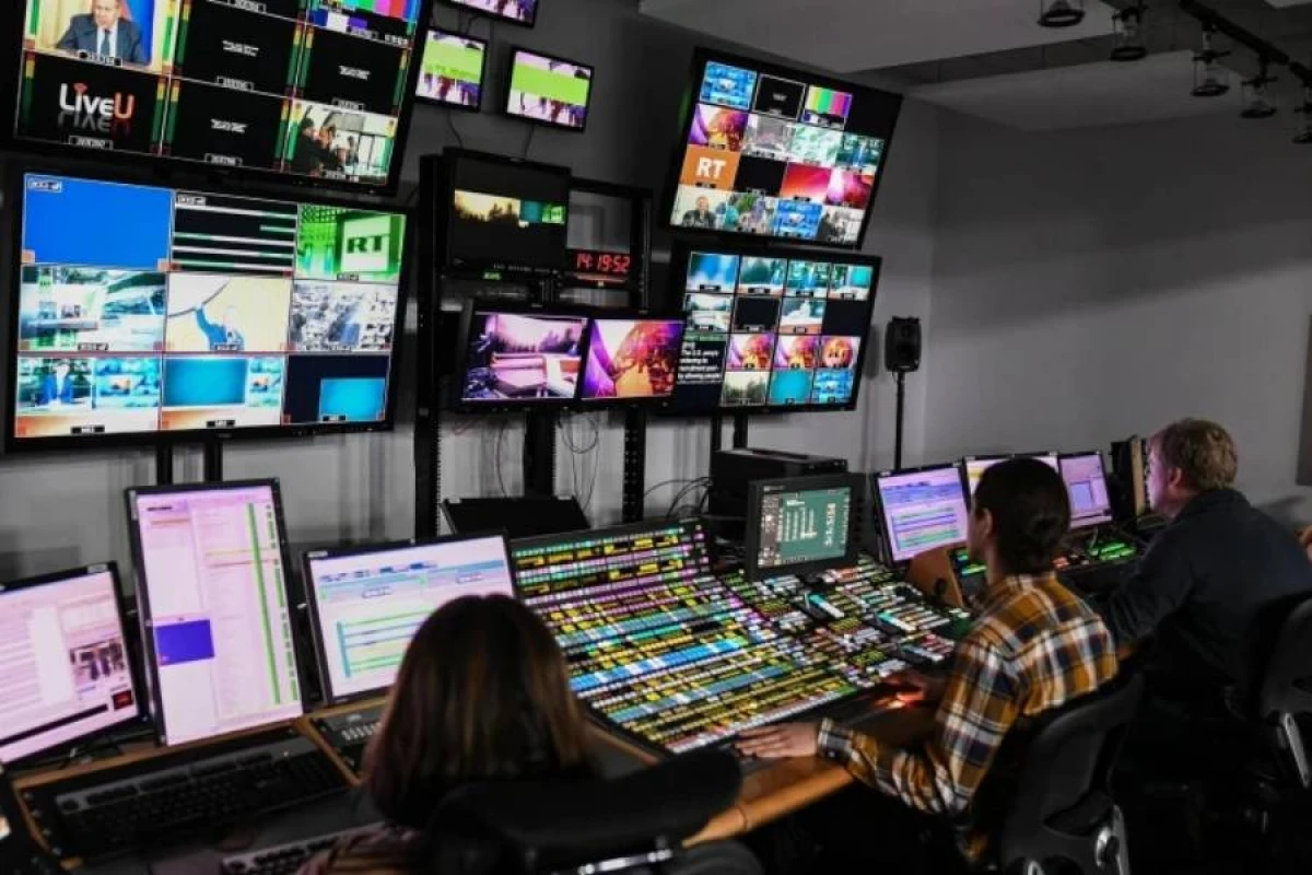 Qırğızıstan telekanallardan [[milli dildə yayım]] tələb edir