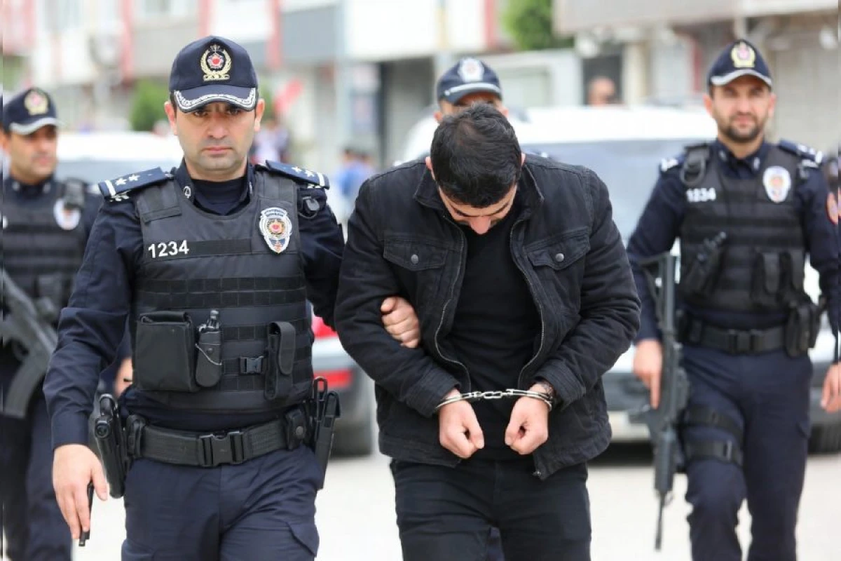 Türkiyəli müğənni [[saxlanıldı]]