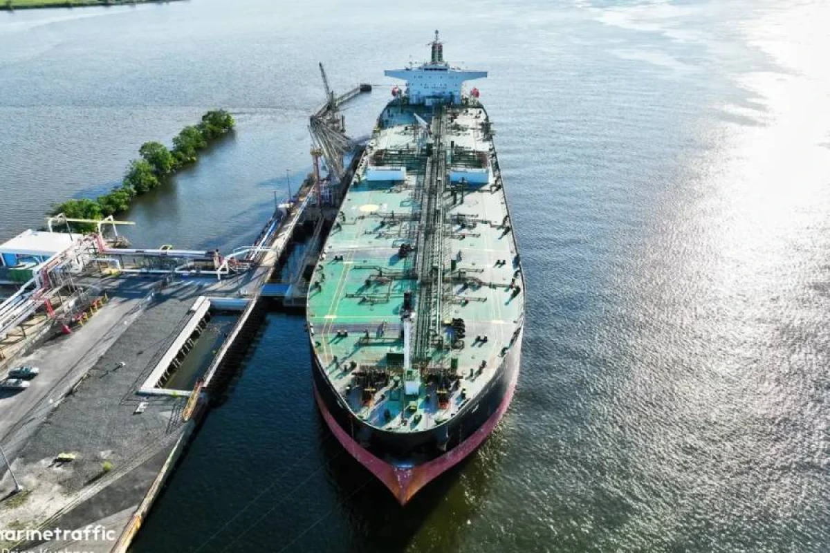 ABŞ Silahlı Qüvvələri [[yeddinci neft tankerini]] ələ keçirdi