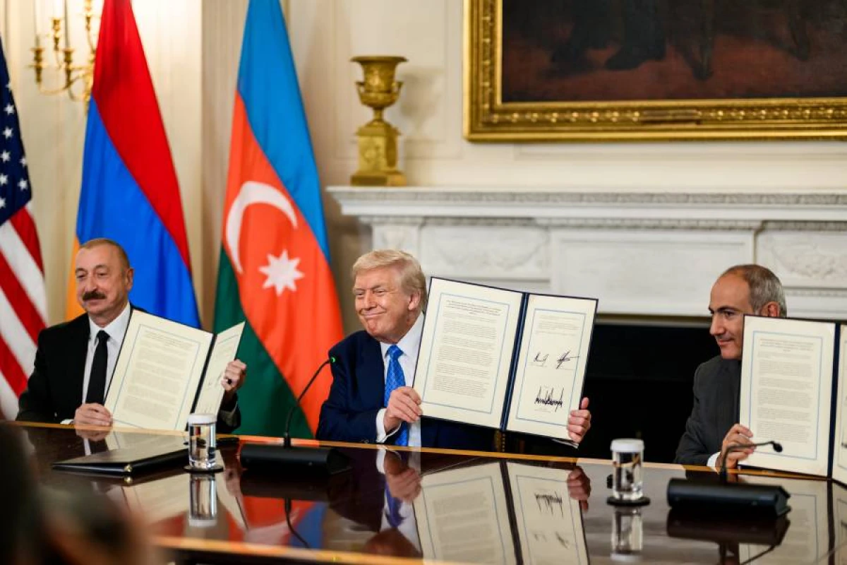 Tramp [[Ermənistan-Azərbaycan sülhünü]] özünün uğuru kimi təqdim etdi