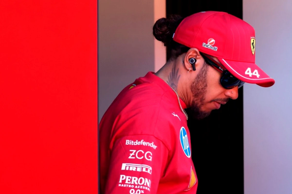 [[“Ferrari” bolidi və tifozilərlə ilk təmas:]] Hemiltonun emosional anları