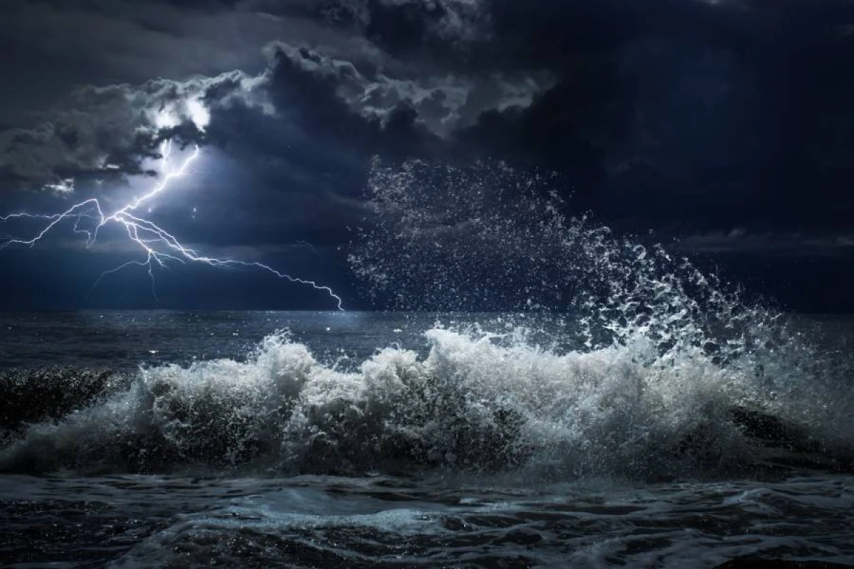 ABŞ-nin 18 ştatı fırtına səbəbindən [[fövqəladə vəziyyət]] elan etdi