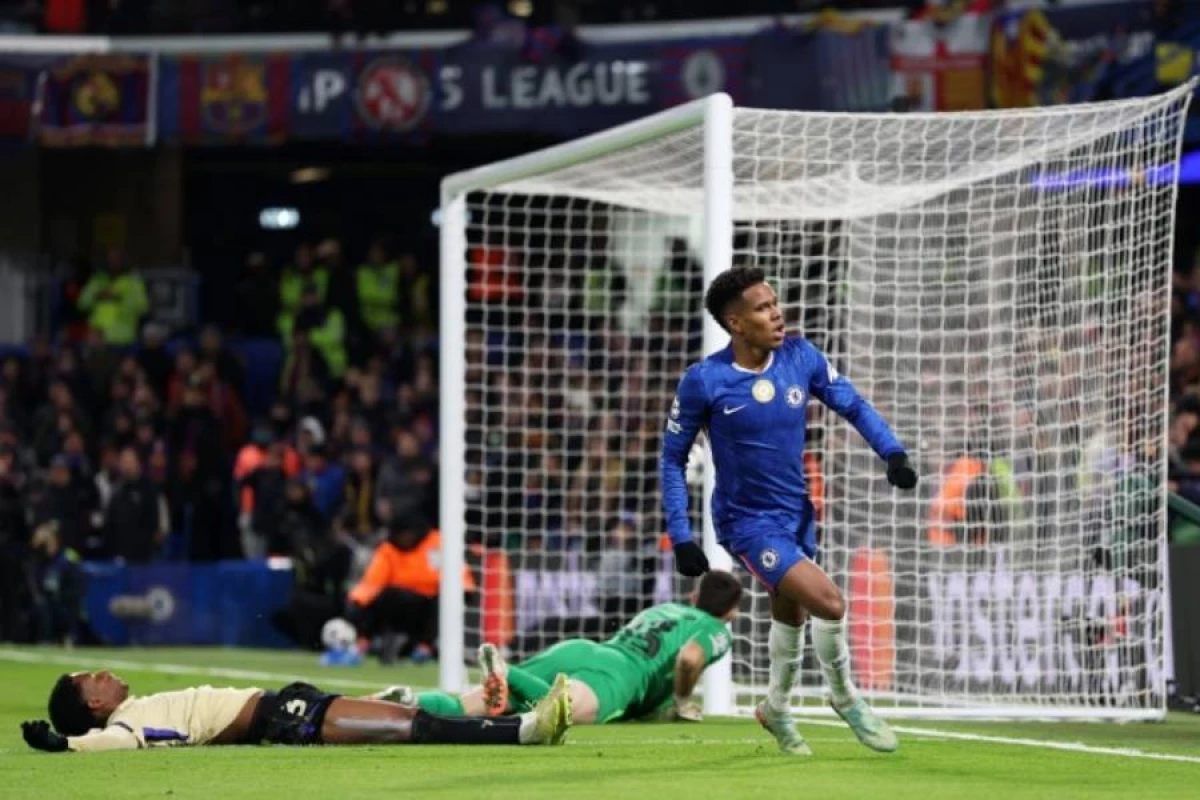 18 yaşında tarix yazdı: [[Estevao “Çelsi”nin rekordçusu oldu]]