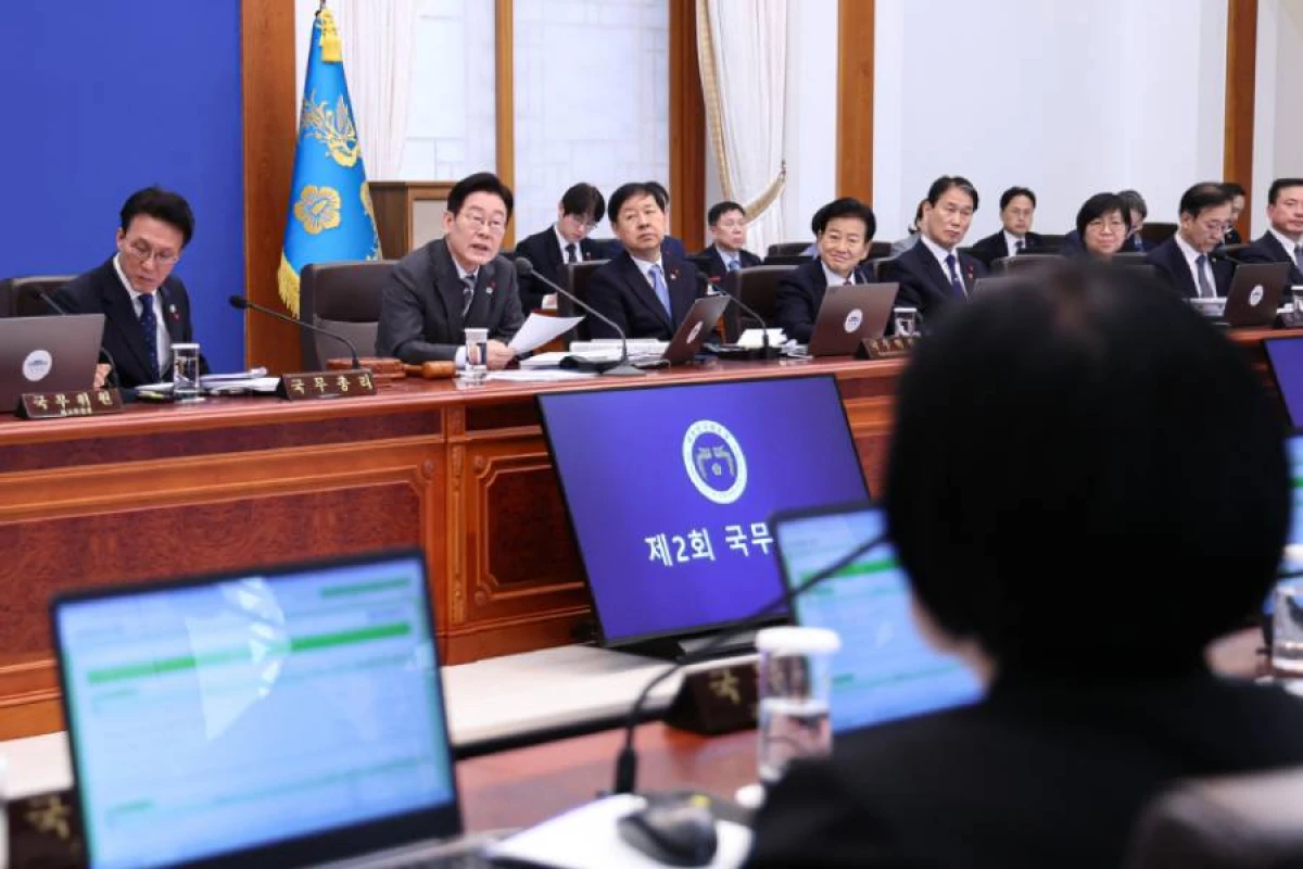 Cənubi Koreya [[ABŞ ilə tarif razılaşmasına]] sadiq qalacağına söz verir