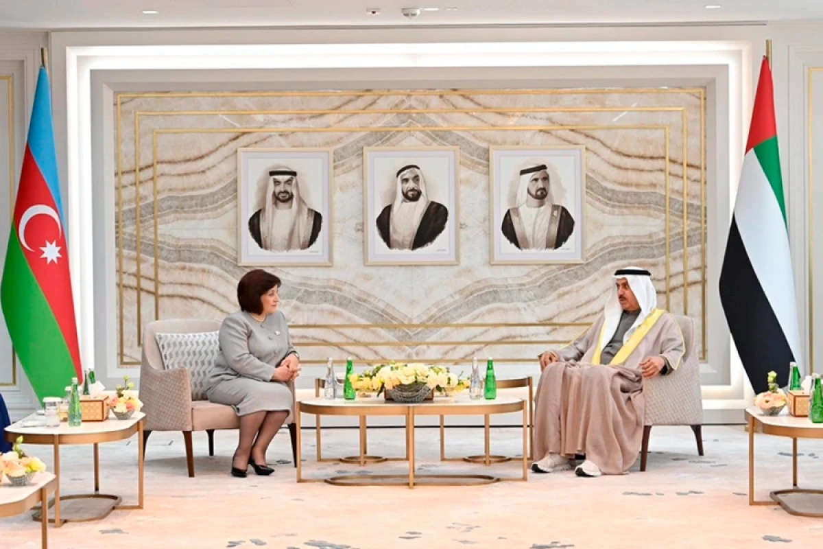 [[Sahibə Qafarova]] Saqr Qobaşla görüşdü