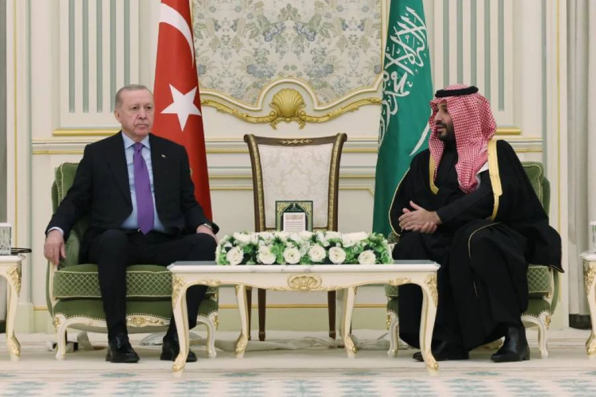 [[Ərdoğan]] Səudiyyə Ərəbistanının vəliəhd şahzadəsi ilə görüşdü