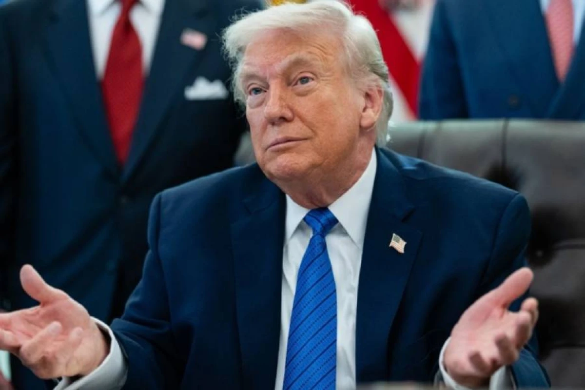 Tramp [[hökumətin yenidən açılması üçün]] olan qanunu imzaladı