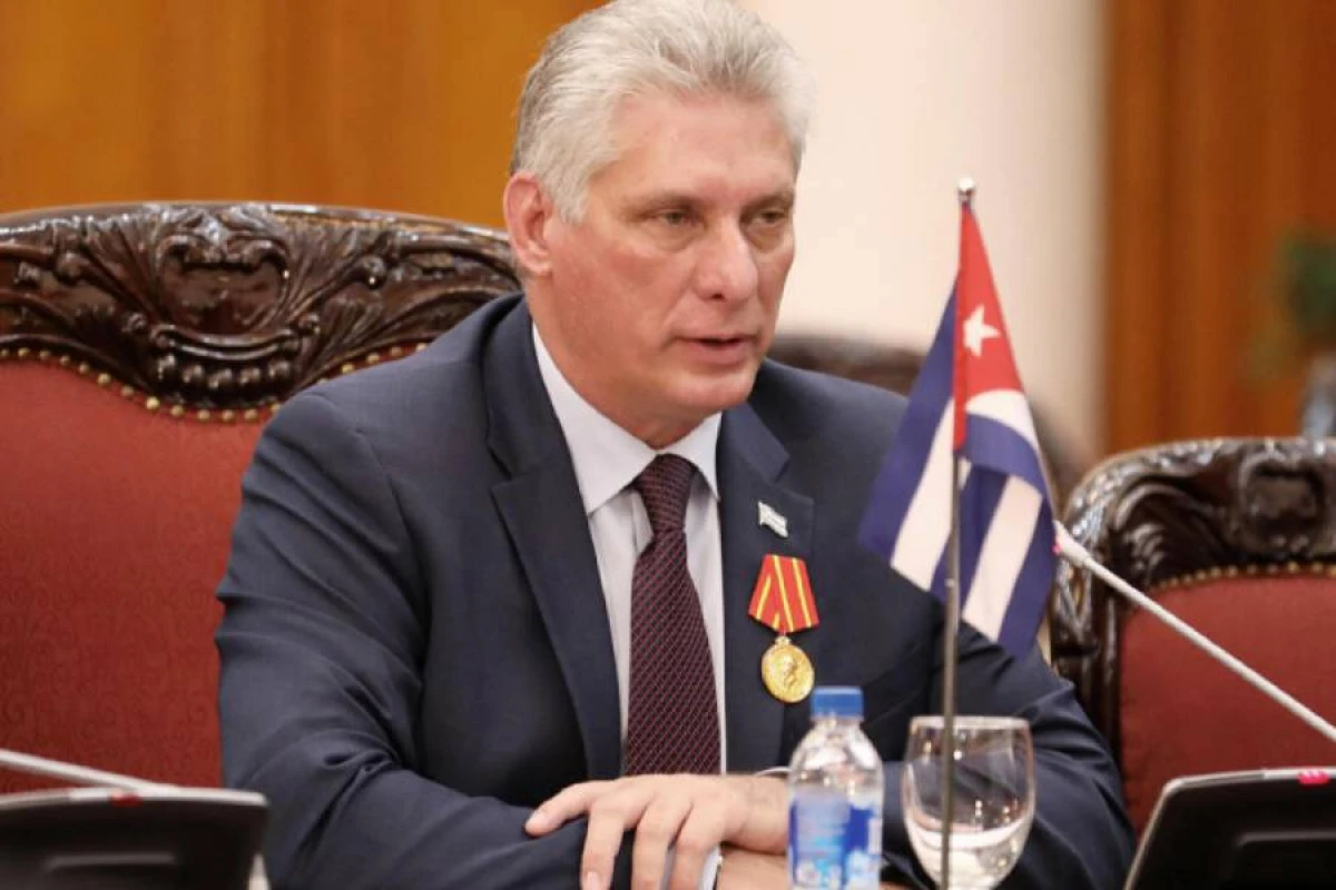 Kuba [[hərbi vəziyyətə keçid]] planlarını nəzərdən keçirir