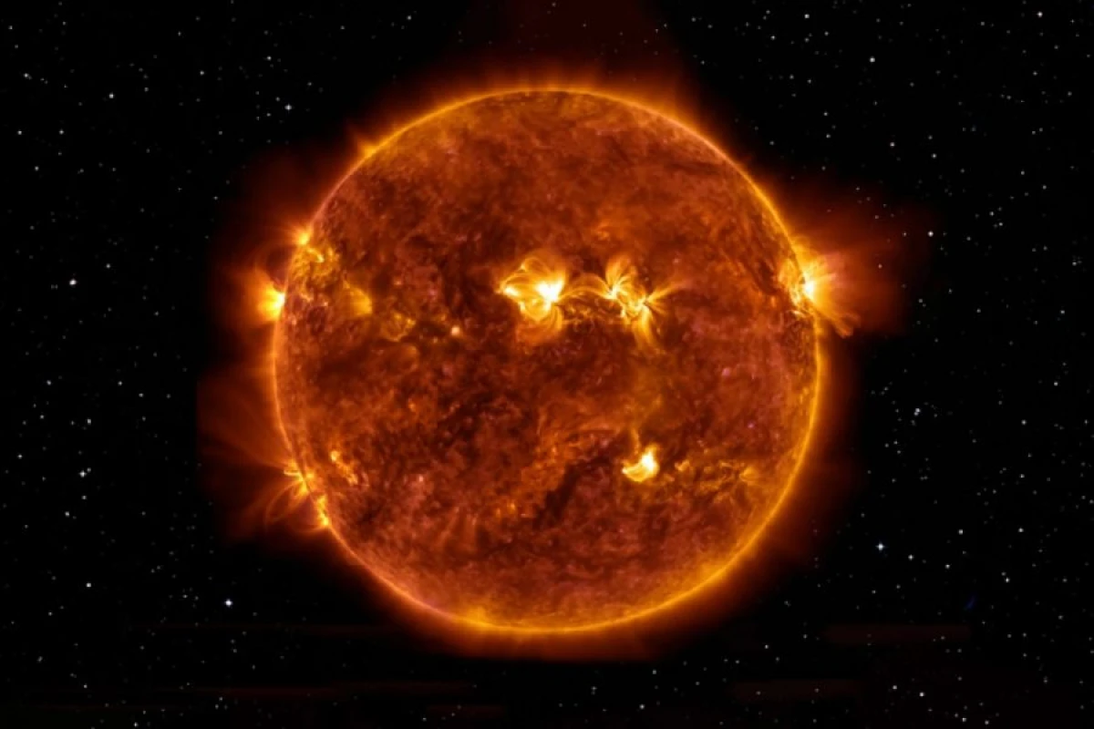 Günəşdə [[partlayış]] baş verdi