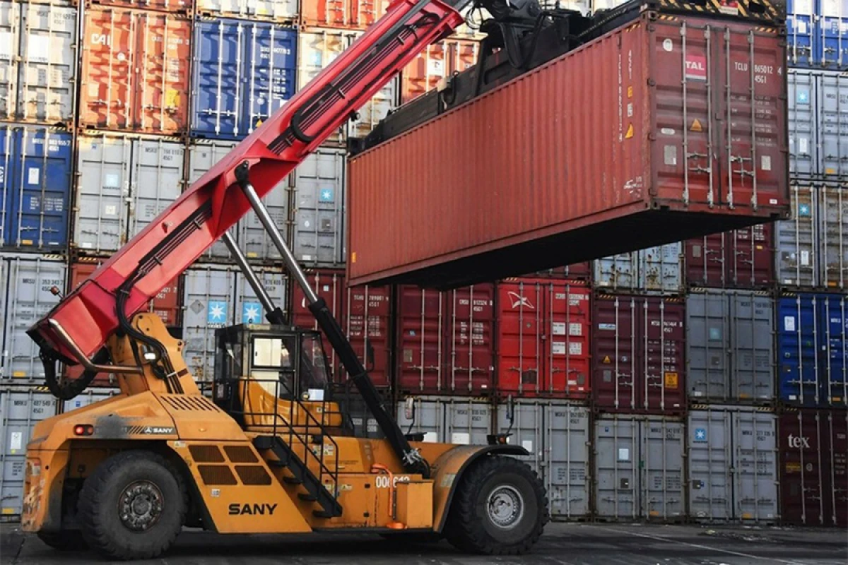 Türkiyədən [[mal idxalına çəkilən xərc]] 11 %-ə yaxın azaldı