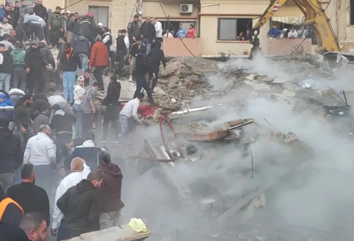 [[Livanda iki  bina uçdu:]] 6 nəfər öldü, 7 nəfər yaralandı