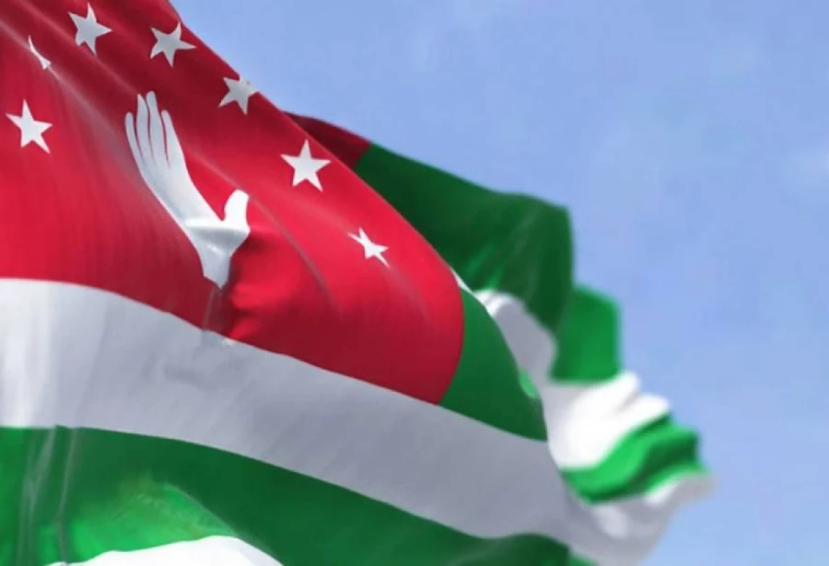 [[Abxaziyada]] sakinlər təhlükəsizlik qüvvələrindən qisas aldı