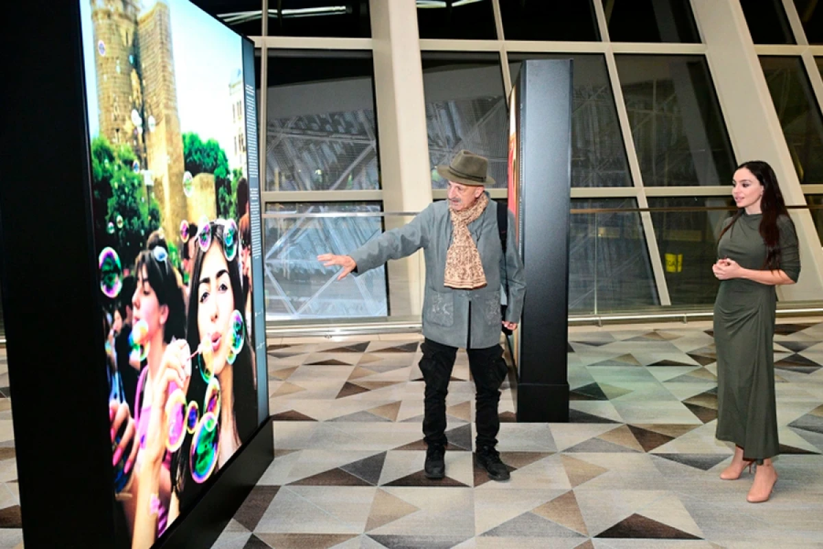 [[Leyla Əliyeva]] "Yüksələn işıq" sərgisində iştirak etdi