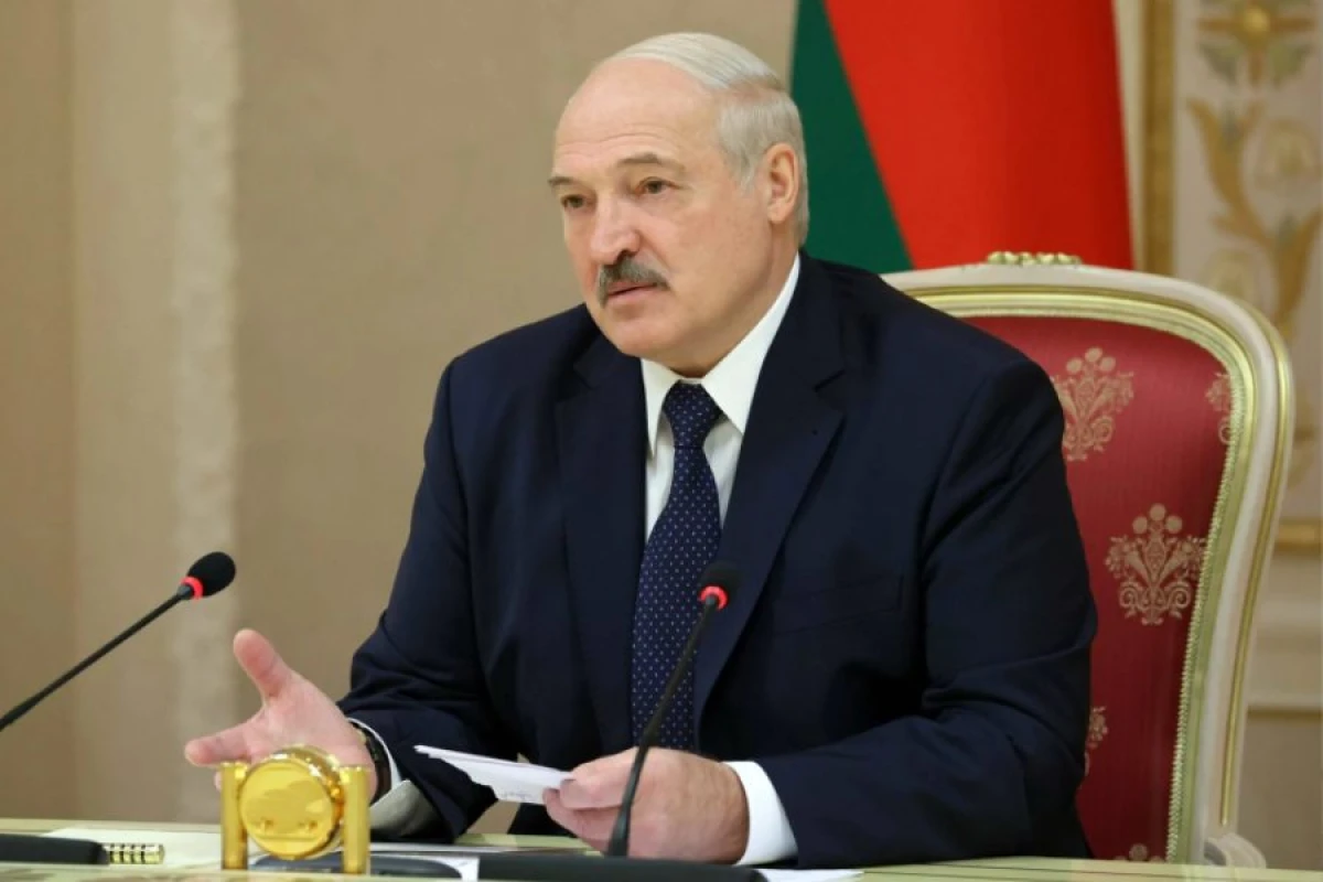 [[Lukaşenko:]] "Belarus müdafiə qabiliyyətini gücləndirməlidir"