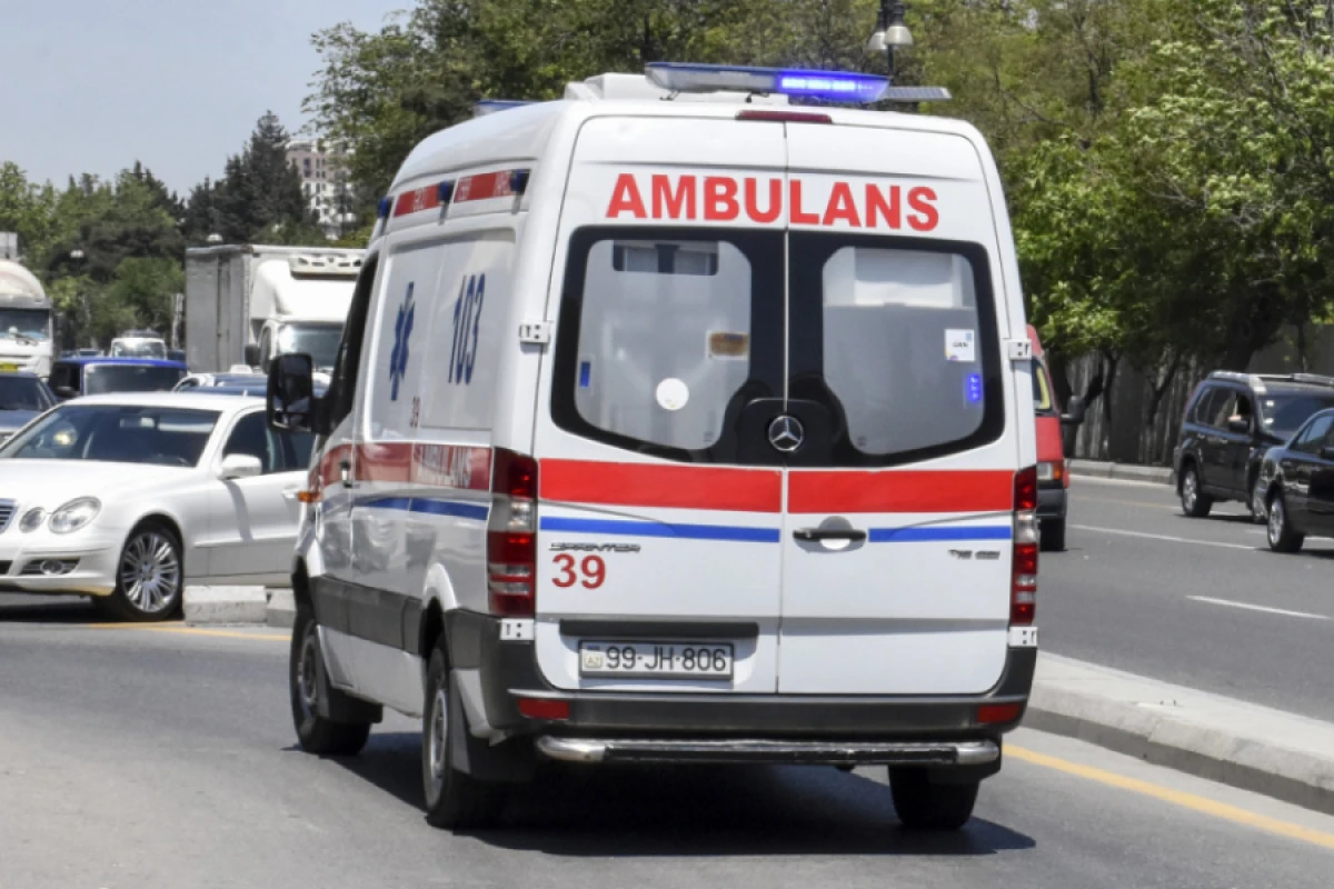 [[20 yaşlı oğlana]] kəsici alətlə xəsarət yetirdilər