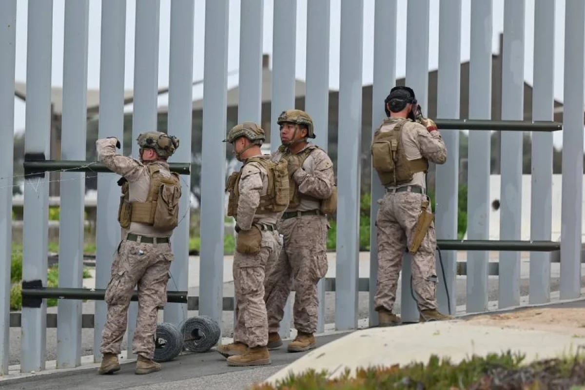 ABŞ [[Meksika sərhədində]] hərbi nəzarəti gücləndirir