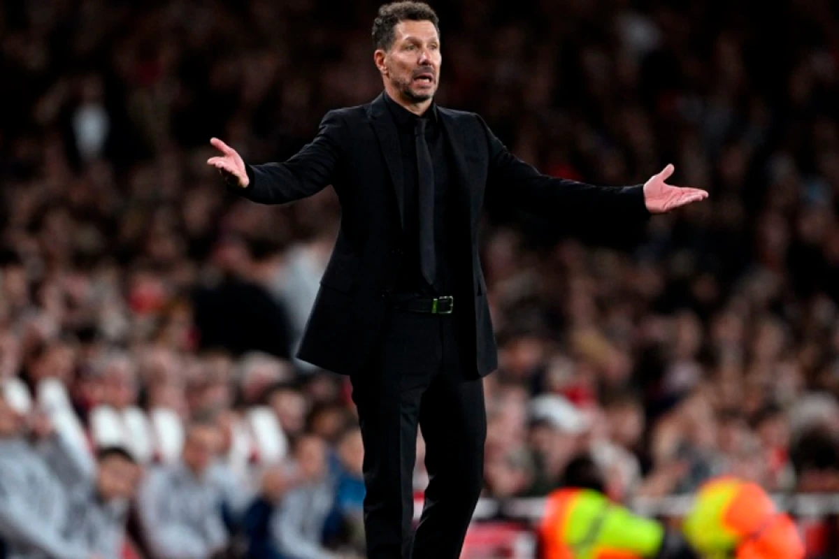 “Tottenhem” [[böhrandan çıxış yolu kimi]] Simeoneyə üz tutdu