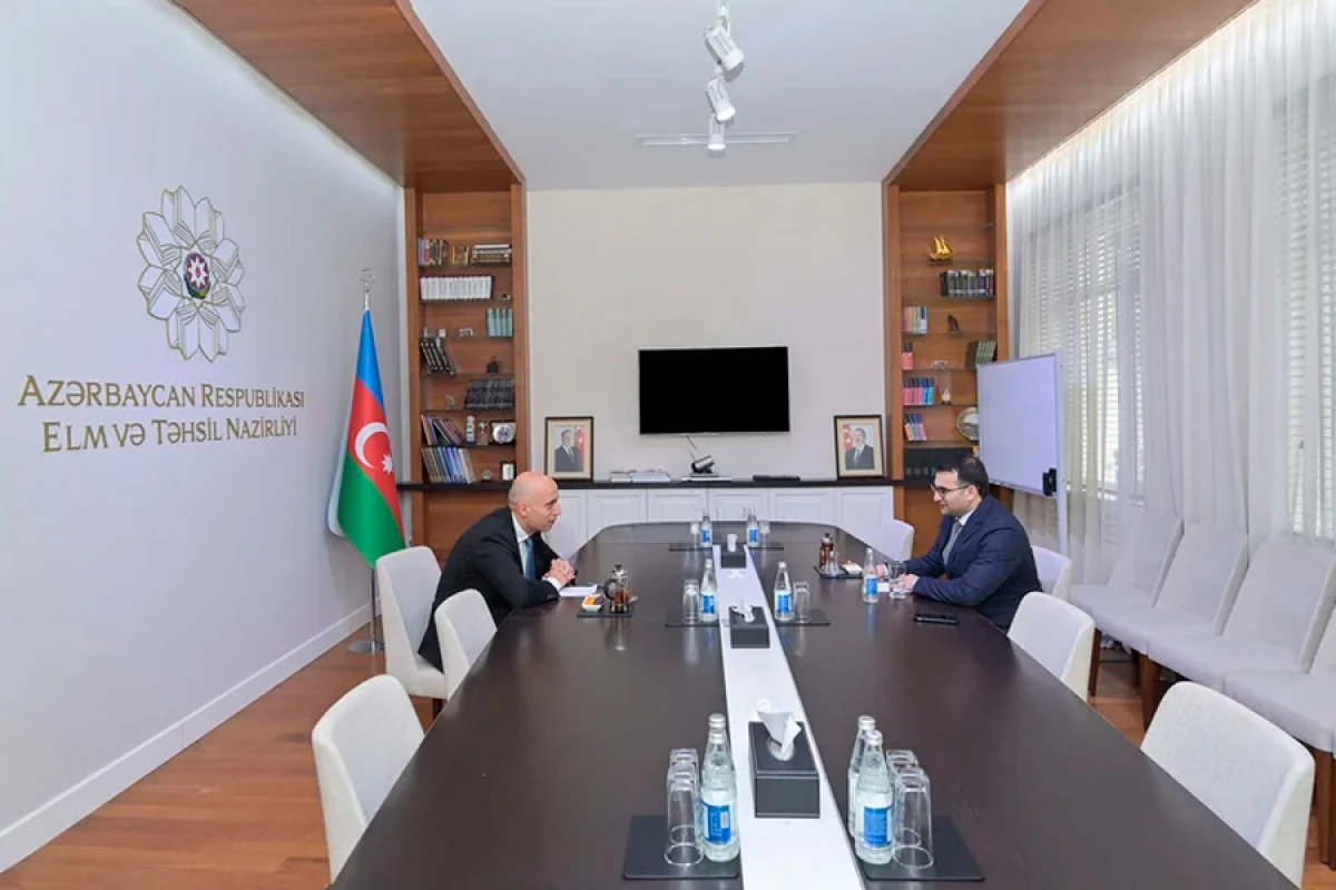 [[Emin Əmrullayev]] "Yüksəliş" müsabiqəsinin qalibləri ilə görüşdü