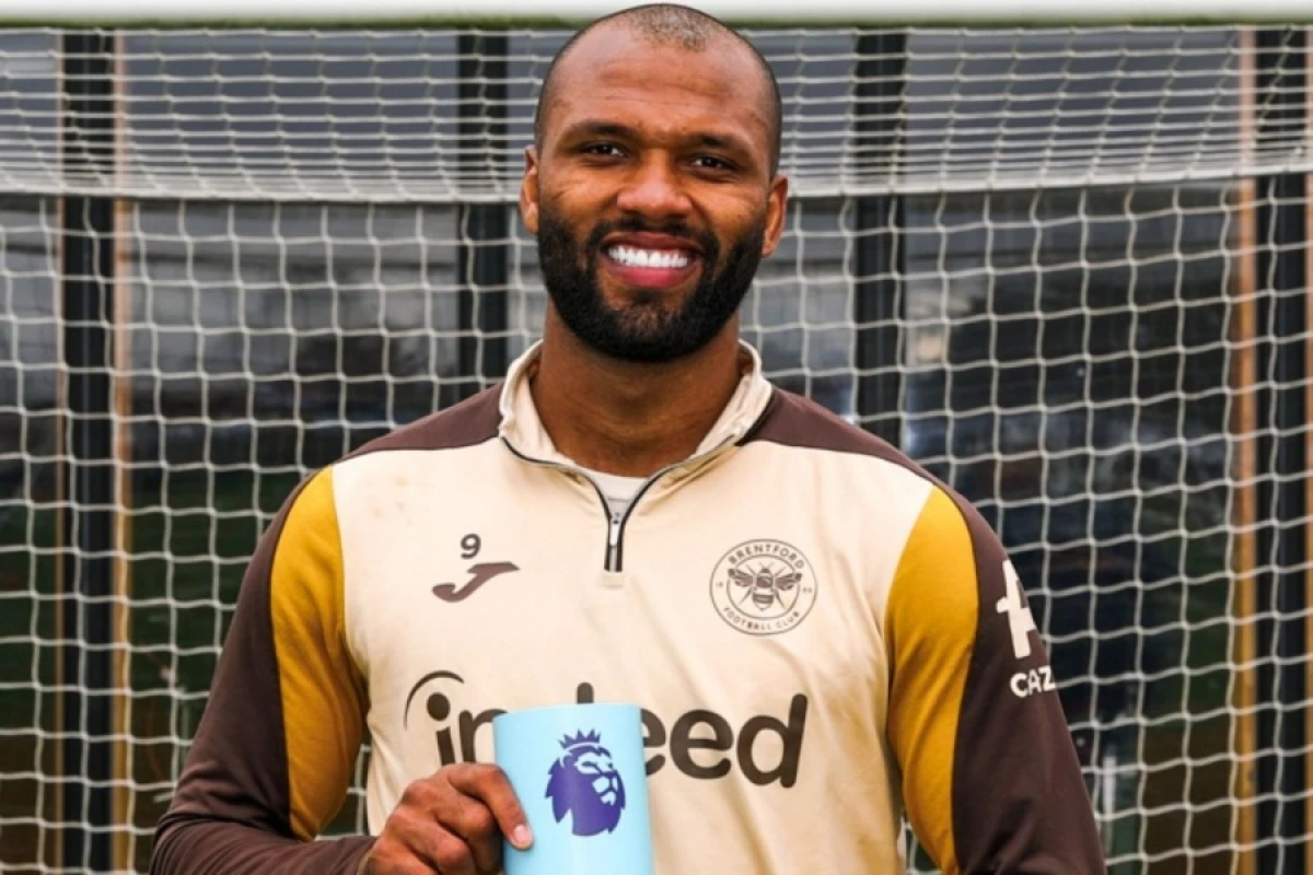 [[Het-trik və dublla zirvəyə:]] Tyaqo ayın ən yaxşısı oldu