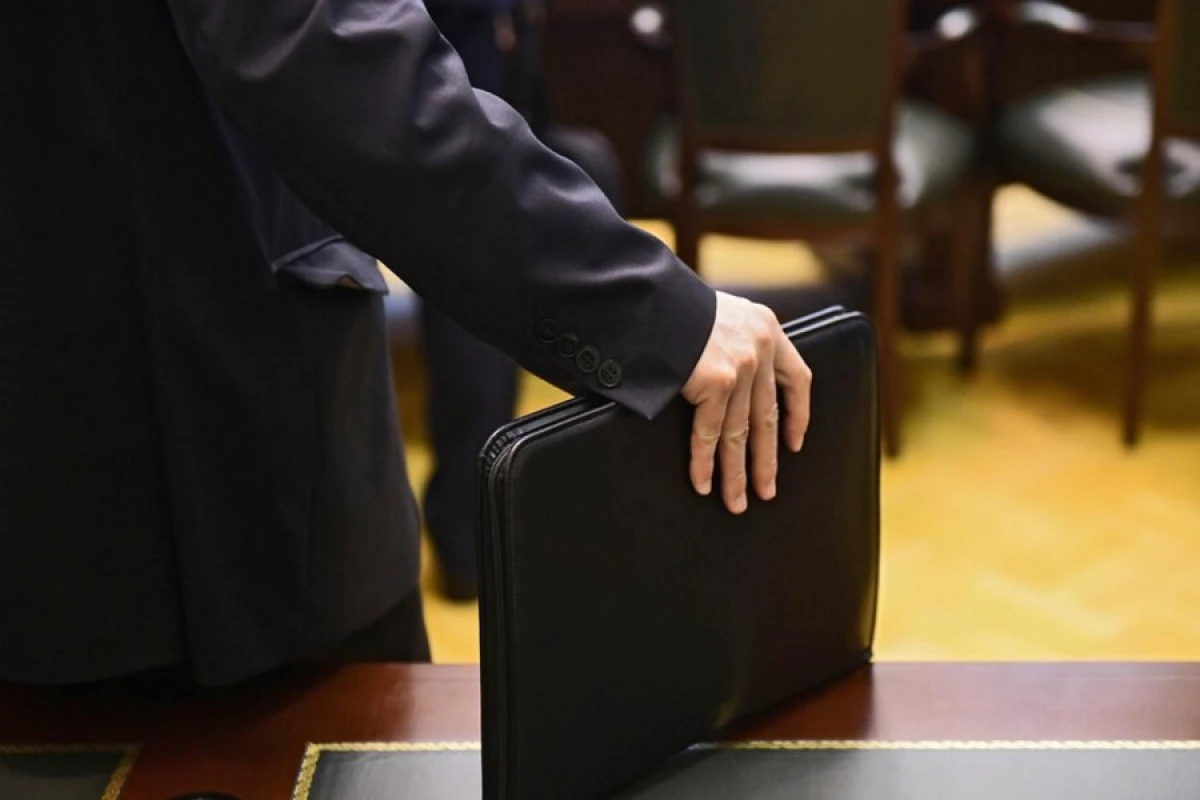 Qazax Dövlət Sosial İqtisad Kollecinin [[direktoru işdən çıxarıldı]]