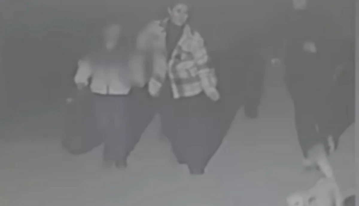 Bakıda uşağını [[küçəyə atan ana]] axtarılır