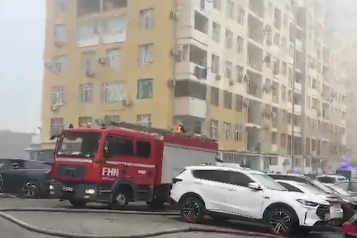 Bakıda çoxmərtəbəli [[binada yanğın]] baş verdi