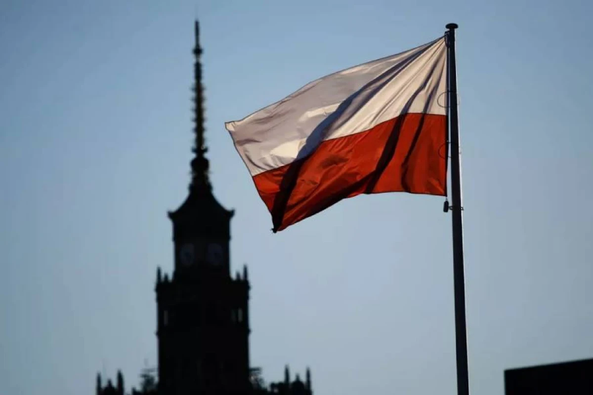 Polşa vətəndaşlarını təcili [[Rusiyanı tərk etməyə]] çağırır