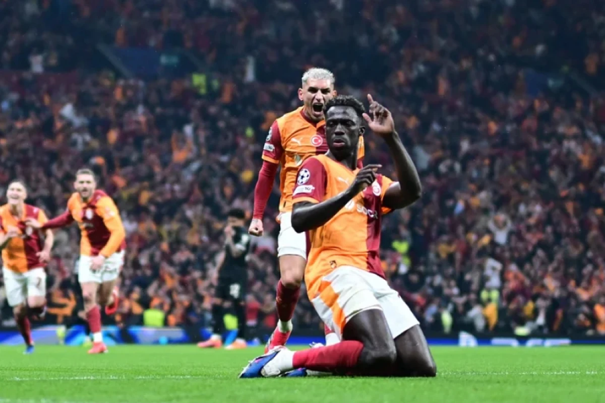 [["Qalatasaray" "Yuventus"u]] darmadağın etdi