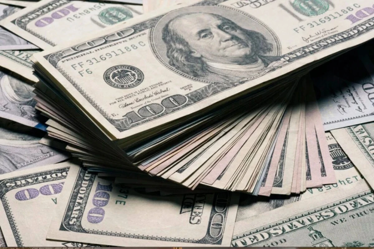 Dollar almaq istəyənlərin [[DİQQƏTİNƏ!]]