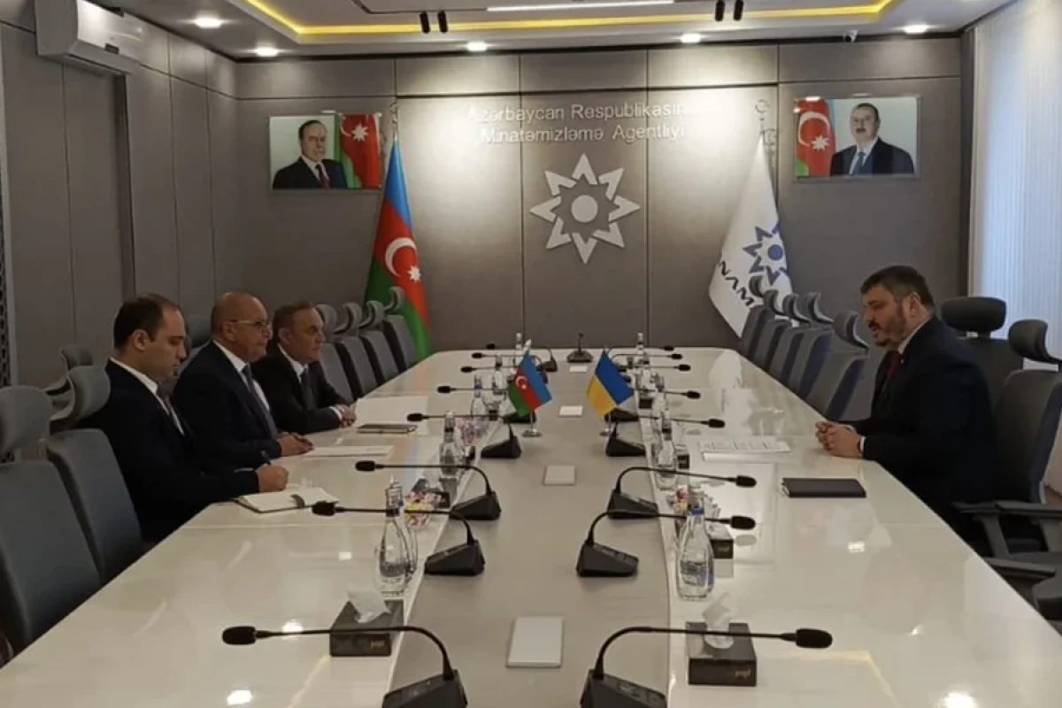 [[Yuri Qusev]] Vüqar Süleymanovla görüşdü