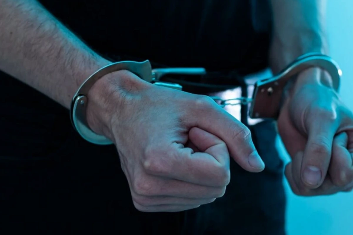 Müştərisinin [[təqaüdünü talayan]] bərbər saxlanıldı