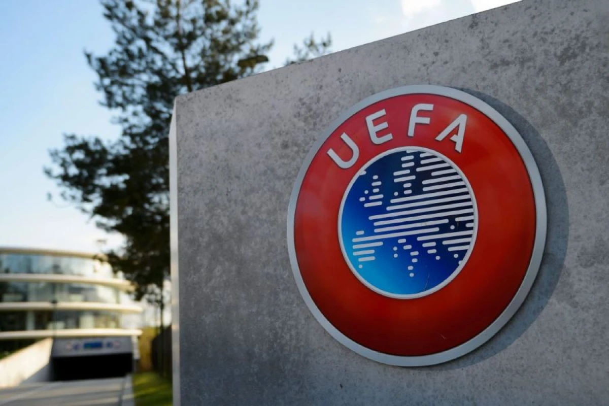 [[UEFA-dan "Fənərbaxça"ya]] qadağa