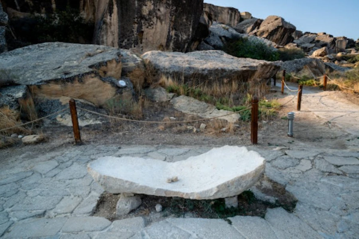 Tarixi-mədəni abidələrə ziyan vuran şəxslər [[saxlanıldı]]