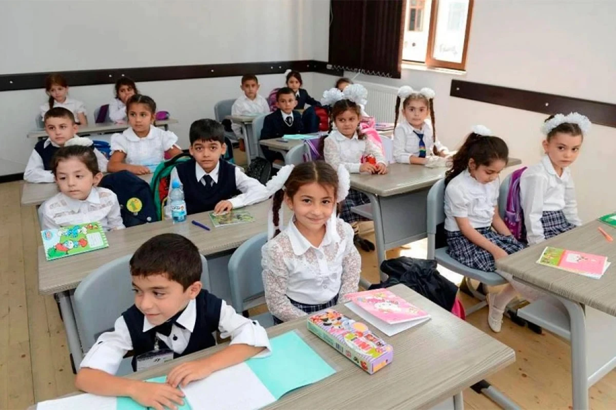 Şagirdlərin [[elektron yerdəyişməsi]] prosesinə başlanılır